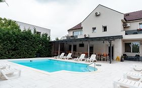 Xo Residence